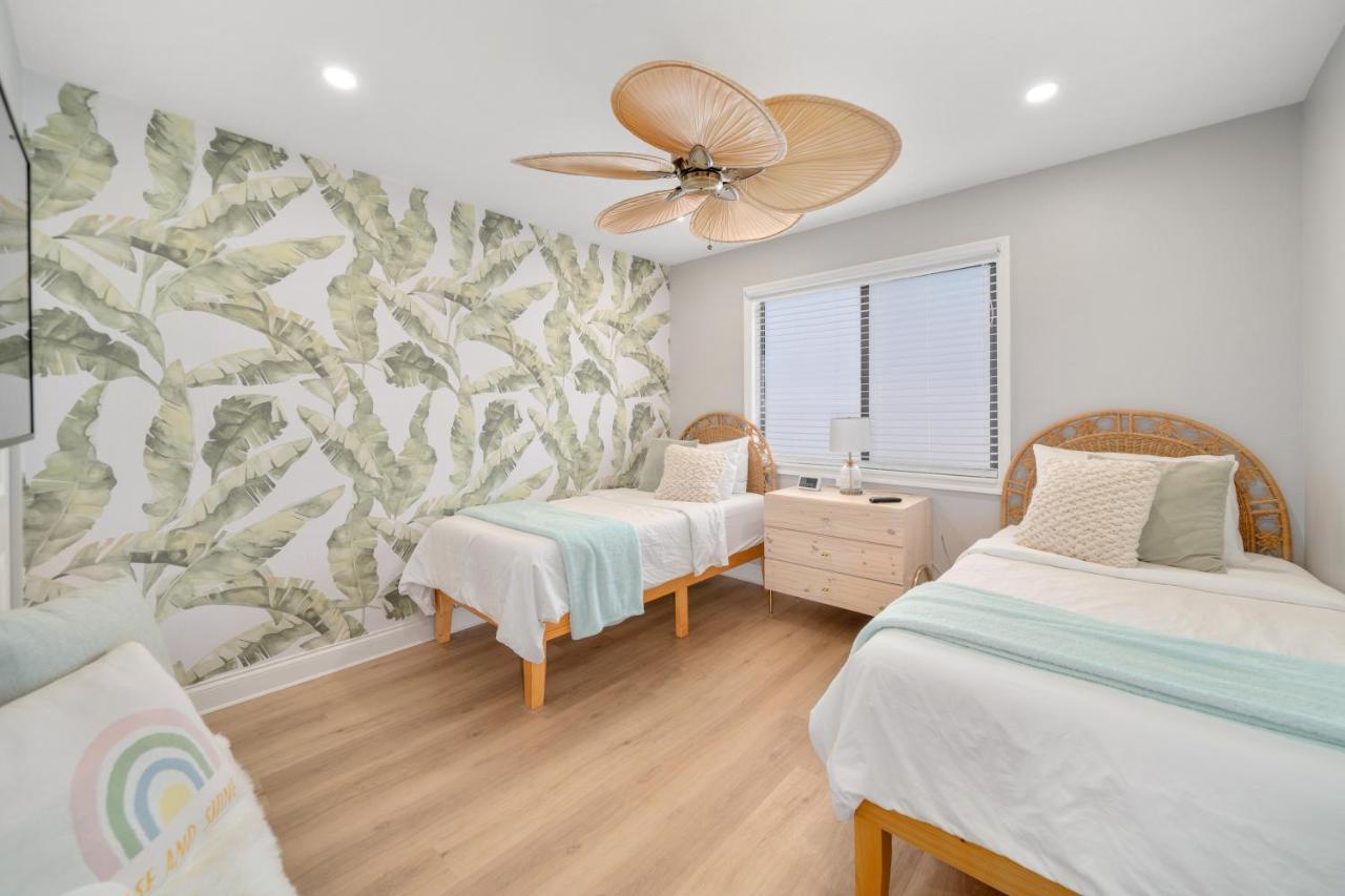 קייפ קנוורל Luxury Villa 3 Blocks From The Beach With A Pool, Fire Pit And Outdoor Oasis מראה חיצוני תמונה