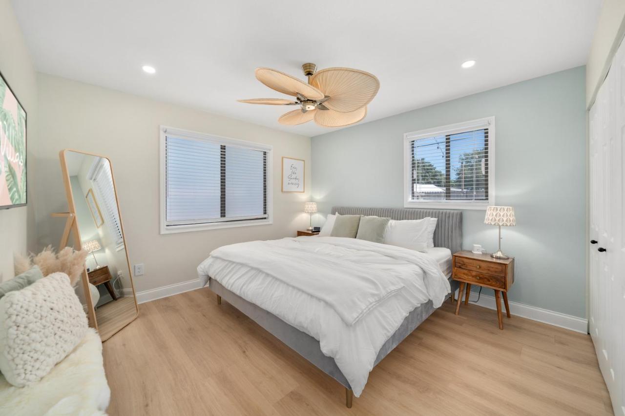 קייפ קנוורל Luxury Villa 3 Blocks From The Beach With A Pool, Fire Pit And Outdoor Oasis מראה חיצוני תמונה
